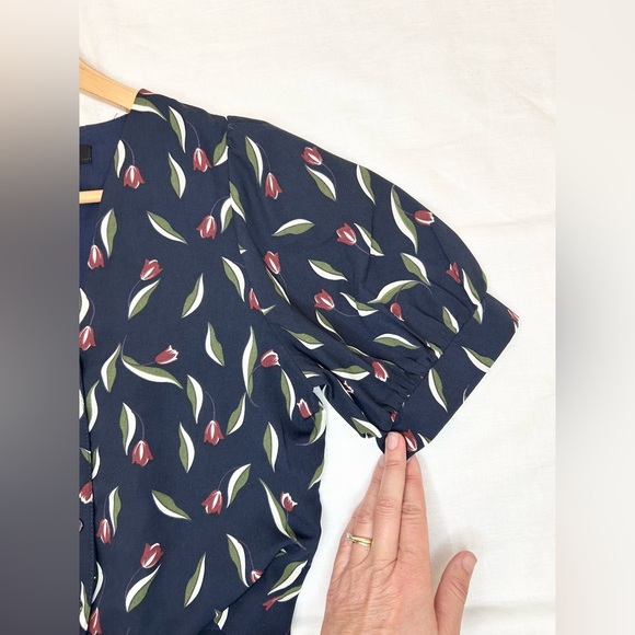 Lucca Penny Puff Button Front Blouse - Navy Floral - Picture 6 of 14